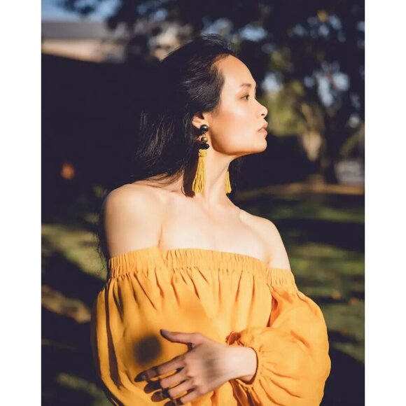 AMUR Rosalina Silk Off The Shoulder Crop Top Sunflower Womens Size Small - Picture 1 of 10